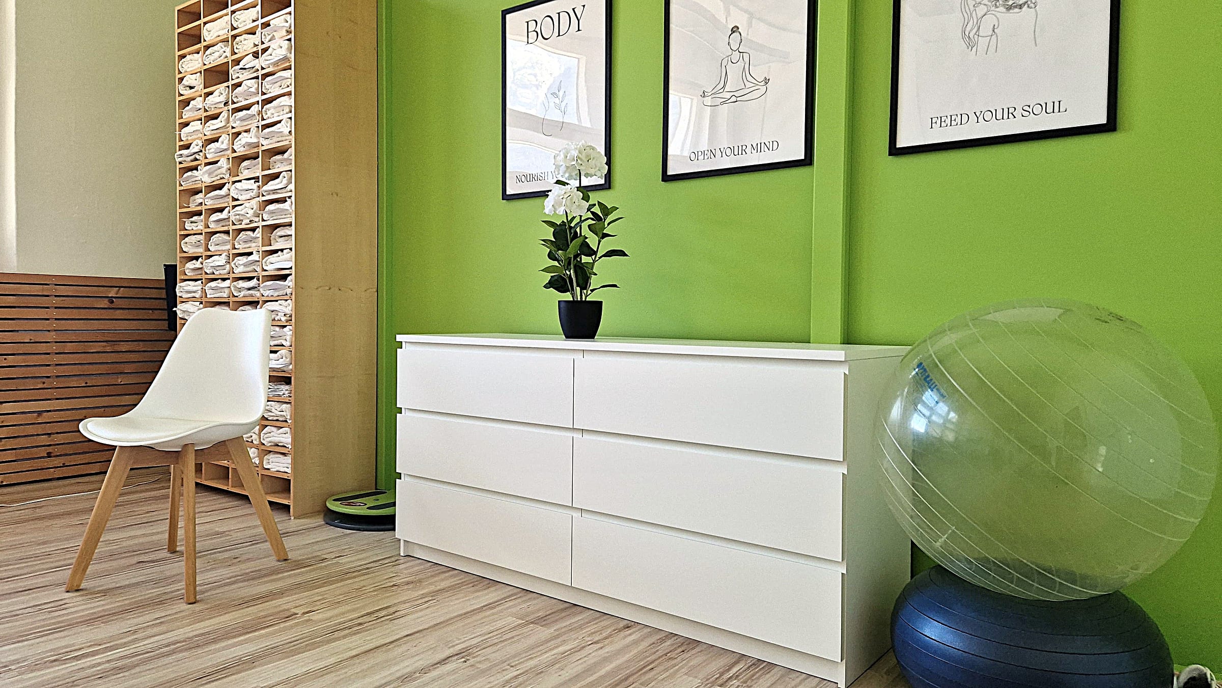 Behandlungsraum der Physiotherapie Riedern